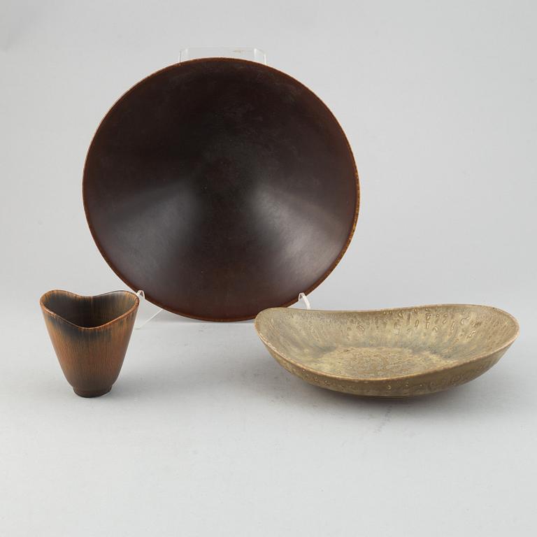 Carl-Harry Stålhane, a stoneware bowl, a dish and and a vase for Rörstrand.