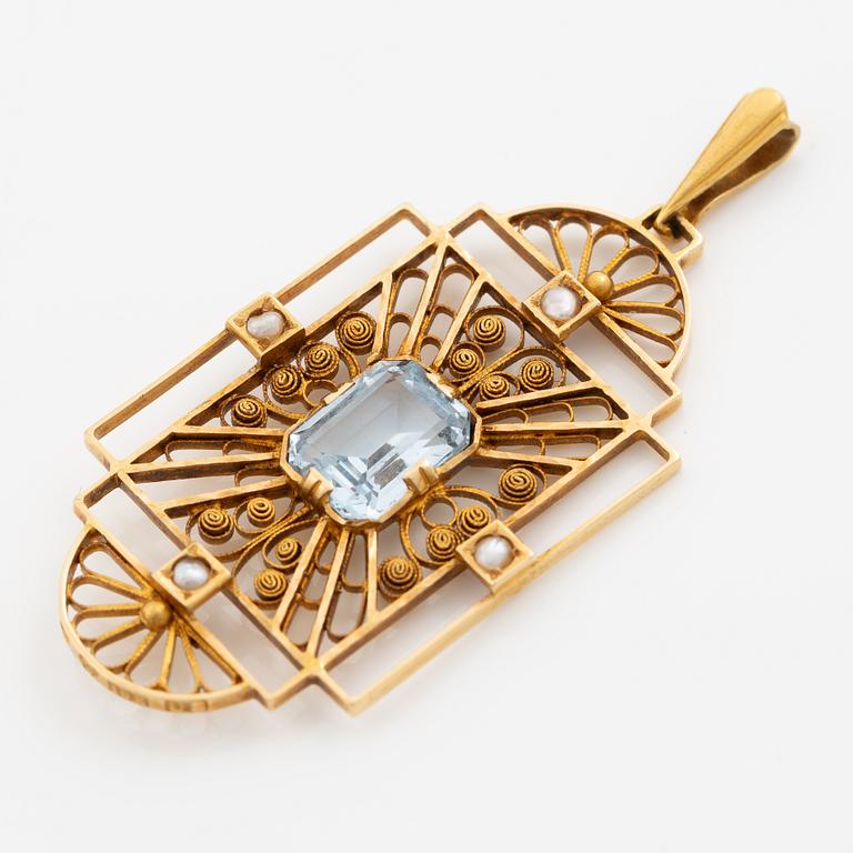 Pendant, 18K gold with small pearls and blue synthetic spinel, 1940s.