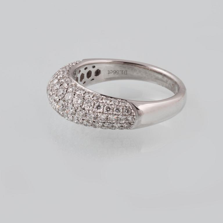 RING, 18K vitguld med briljantslipade diamanter 1.56 ct. Vikt 5,4 gram.