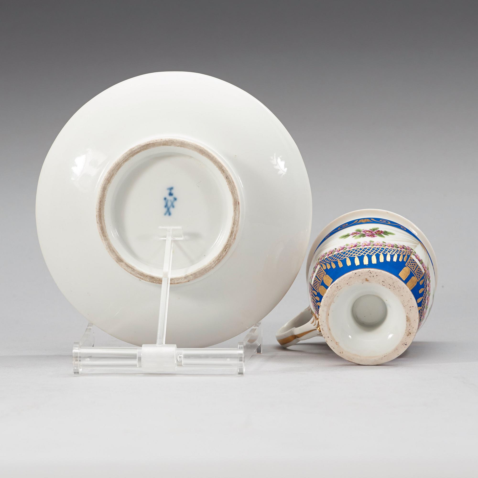 Meissen, A Meissen Empire cup with stand.