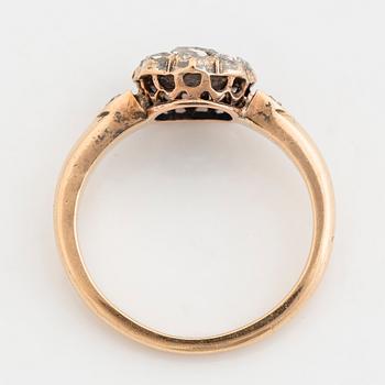 Ring 14K gold with rose-cut Diamonds, size 49.