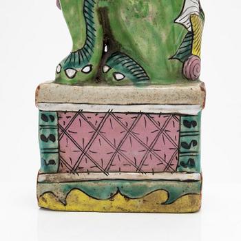 A pair of glazed cramic Fo dogs, Jiaqing (1796-1820), Qing dynasty, China.