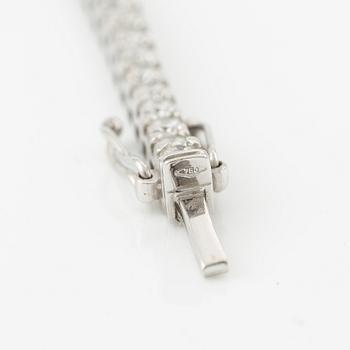 Tennis bracelet, 18K white gold set with brilliant-cut diamonds, accompanied by HRD report.
