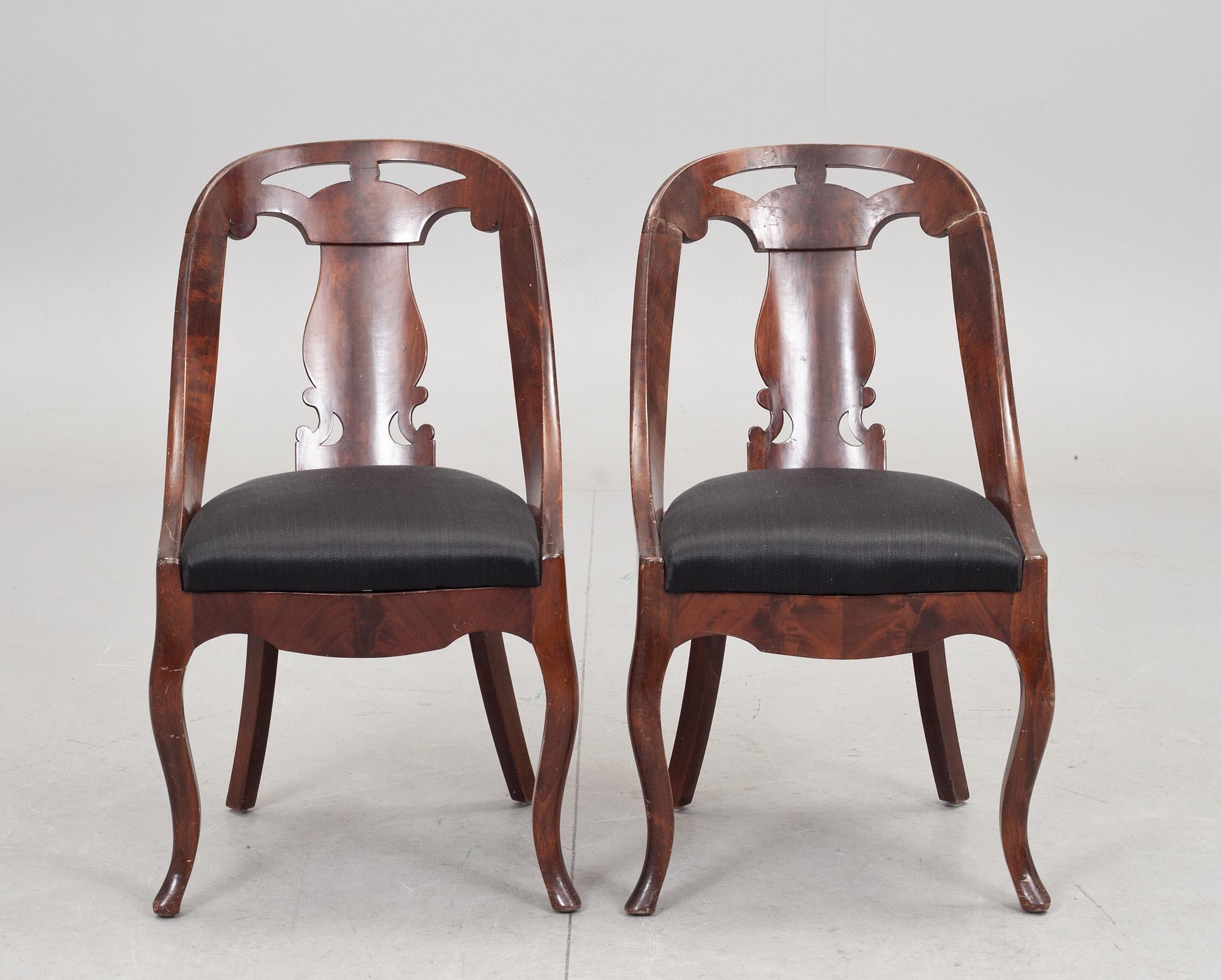 STOLAR, ett par, s k Göteborgsstolar. 1800-talets andra hälft.