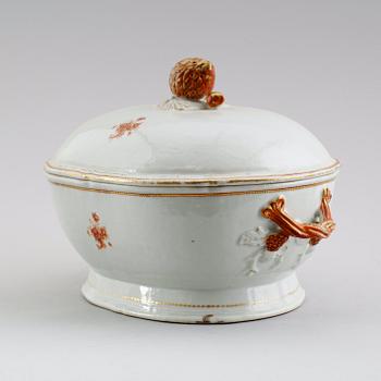 TERRIN, porslin, Kina, Qianlong 1736-1795.