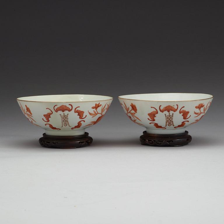 A pair of bowls, late Qing dynasty, with Xuantongs mark and period (1909-11).