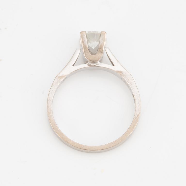 Ring, 18K white gold with a diamond-cut diamond 0.60 ct according to engraving.