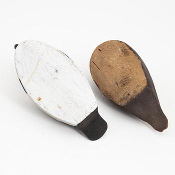 Two wooden decoy ducks, 20th Century.