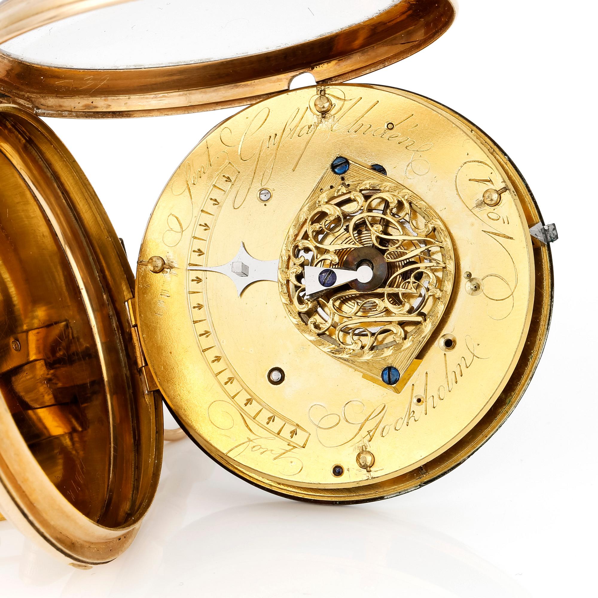 FICKUR, Gustav Undén, 18 k guld med kedja, tot vikt ca 115,6 gram.