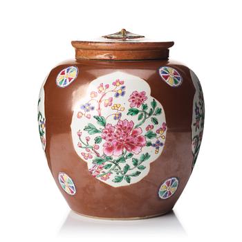 583. A famille rose and cappuciner brown jar, Qingdynasty, Qianlong (1736-95).