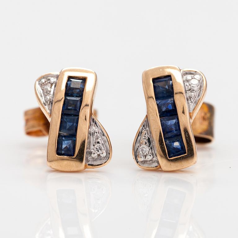 A 14K gold ring and earrings with sapphires and diamonds ca. 0.02 ct in total. Timanttiset, Helsinki 1999.