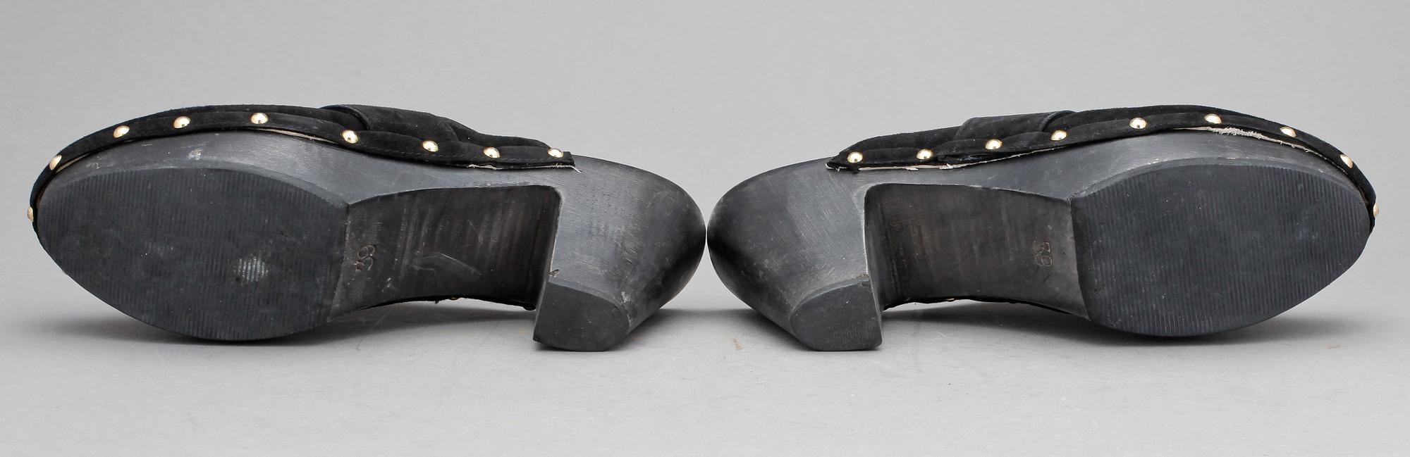 SKOR, ett par slip in, Gucci.