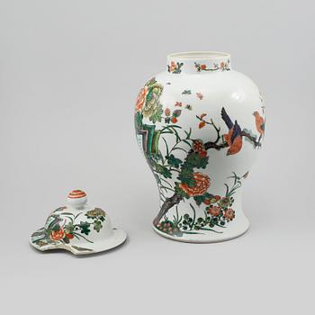 LOCKURNA, porslin Kina, 1900-tal.