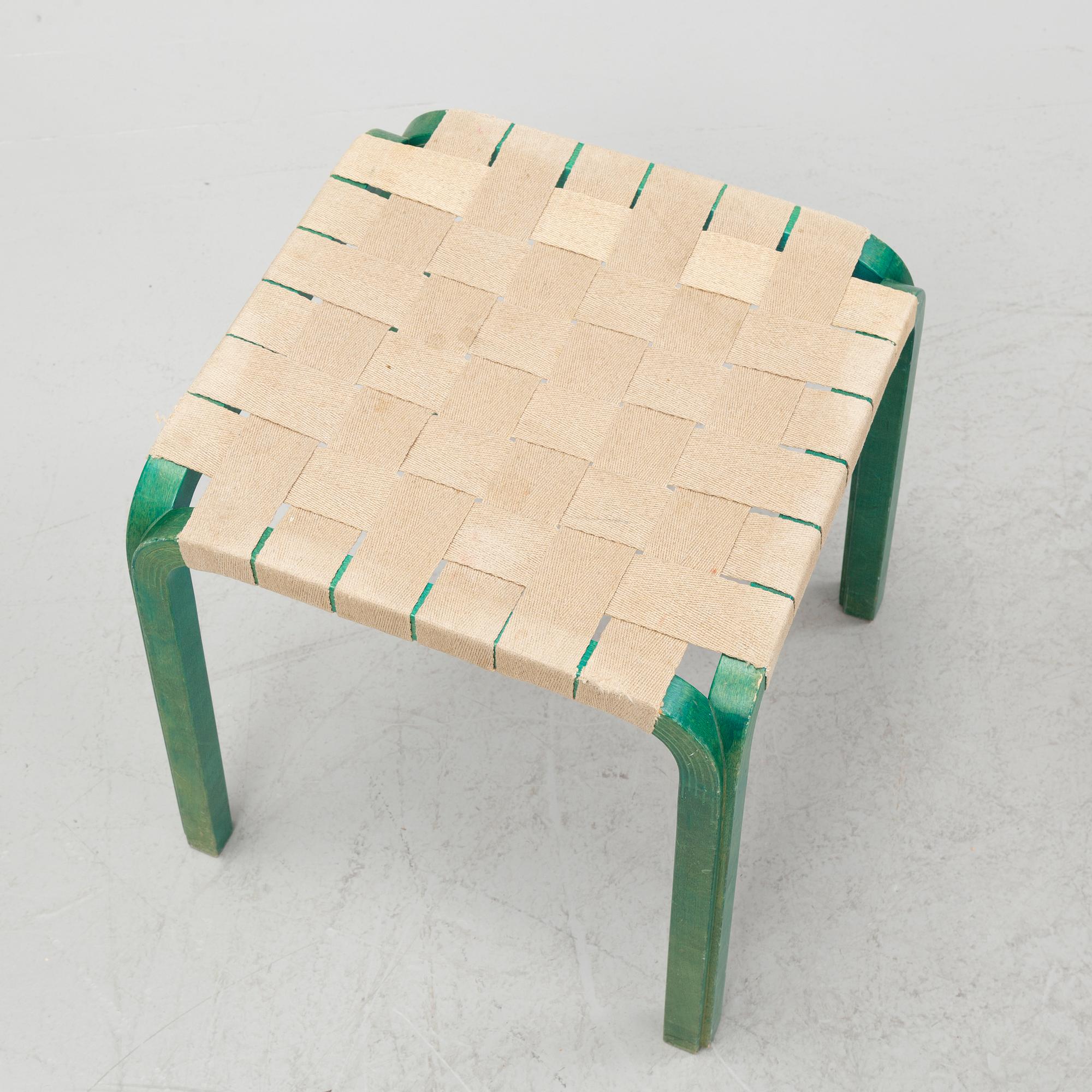 Alvar Aalto, pallar, ett par, modell Y61, Artek, Finland.