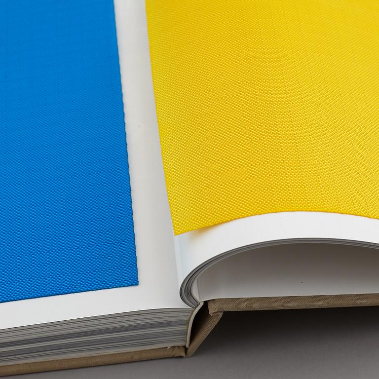CHRISTO & JEANNE-CLAUDE, 2 volume book project with fabric application. Published in 1998.