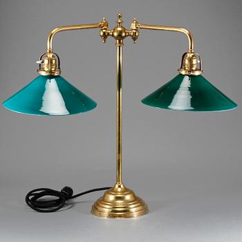 BORDSLAMPA, 1900-talets första hälft.