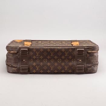 LOUIS VUITTON reväska.
