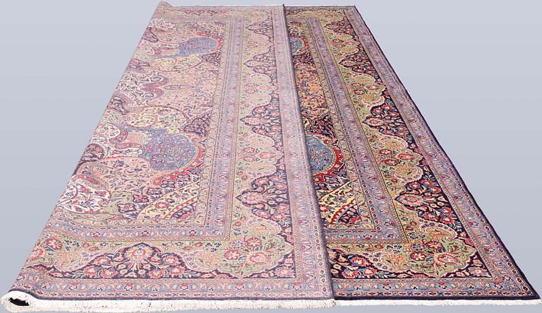 Matta, Keshan, ca 431 x 315 cm.