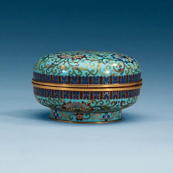 A cloisonné box with cover, Qing dynasty.