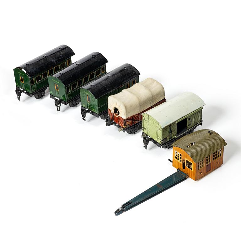 Märklin, 18 carriages and accessories, Germany, 1930s. 0 gauge.