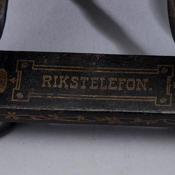 BORDSTELEFON, "Taxen", märkt "Rikstelefon", Ericsson, 1892 års modell.
