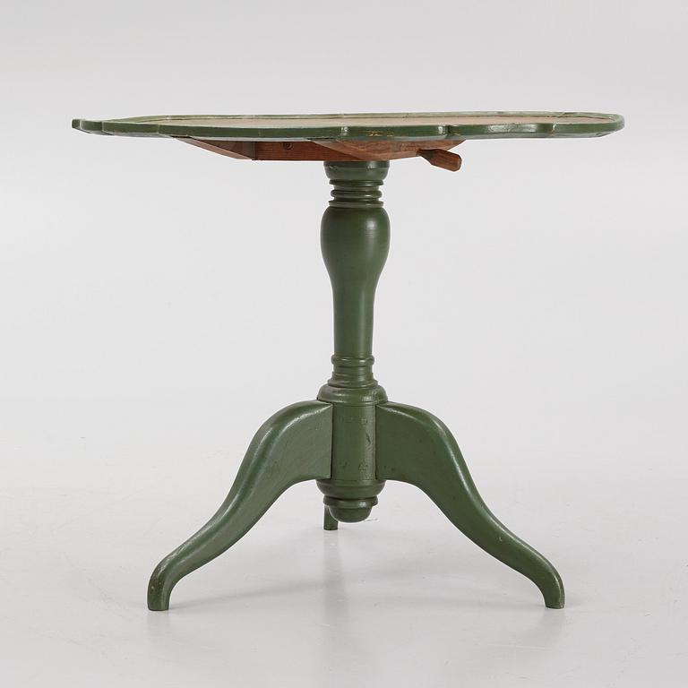 A tilt-top table, Jämtland, probably. First half of the 19th Century.