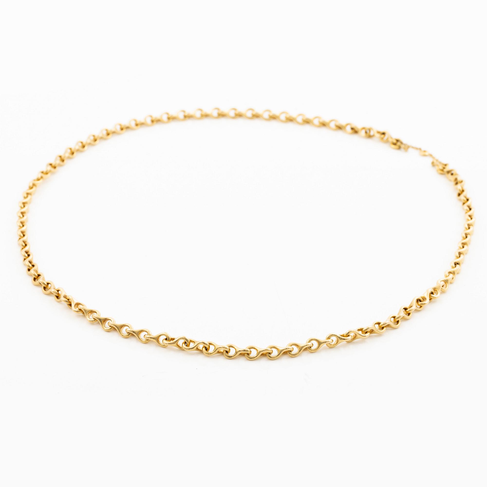 An Ole Lynggaard long necklace 18K gold.
