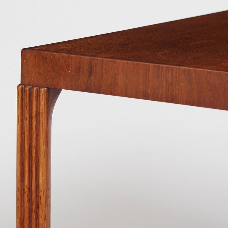 Bruno Mathsson, a rare and early table, Firma Karl Mathsson, Värnamo 1933.