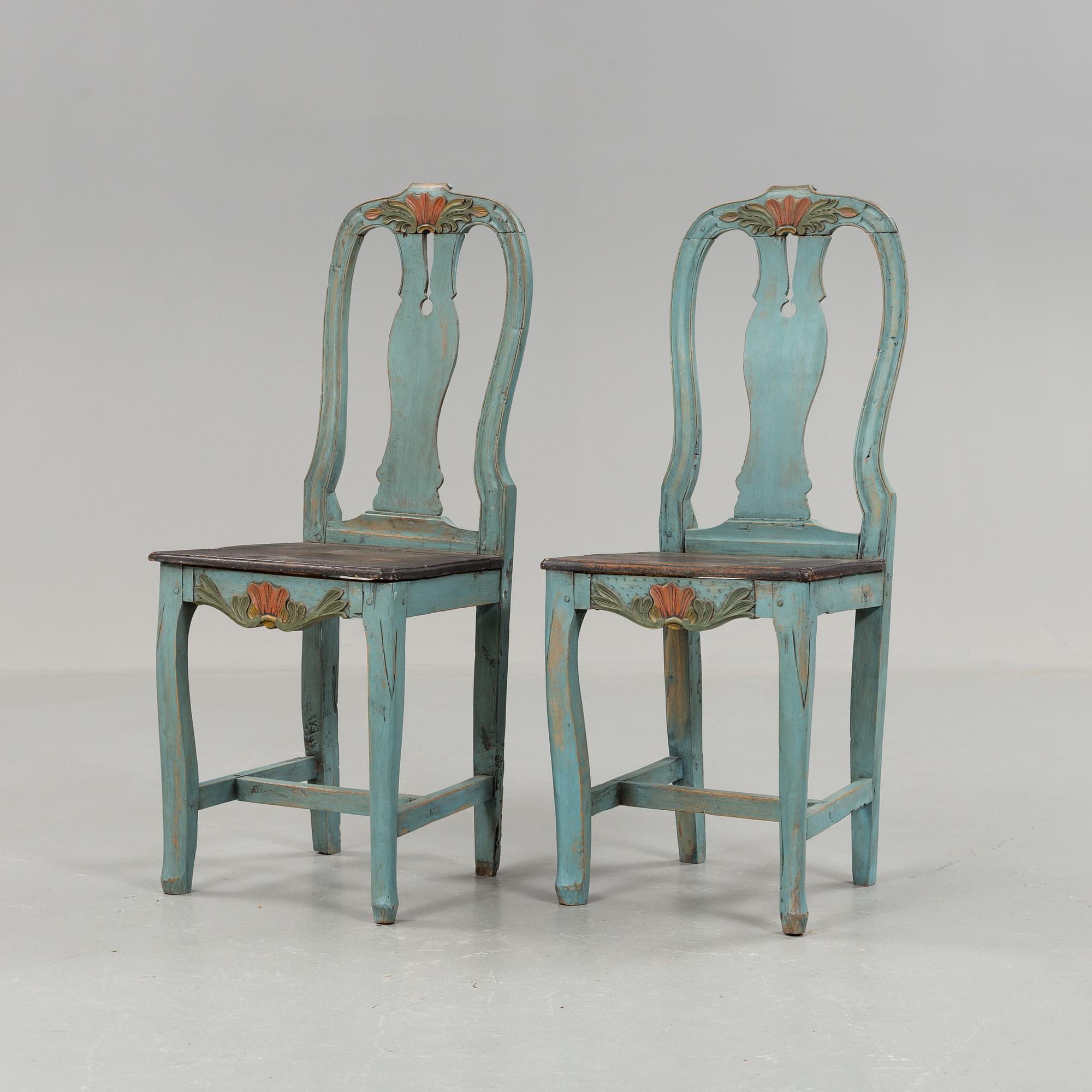 a set of 6 early 10th century folk art chairs from Hälsingland.