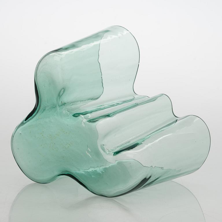 Alvar Aalto, A '9750' vase Karhula Glassworks in production 1937-1949.