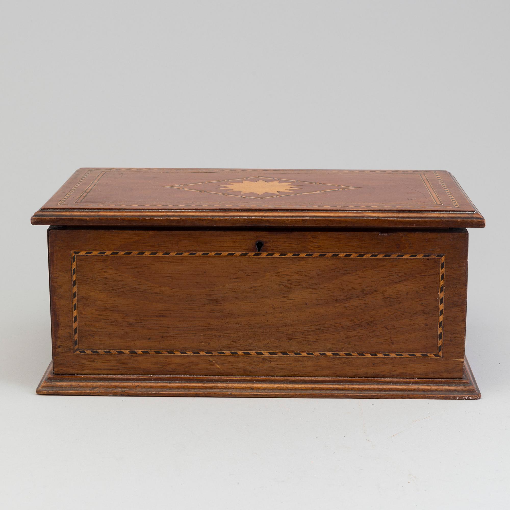 A mahogany humidor, late 19th Century.