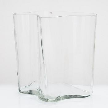 Alvar Aalto,  maljakko, malli 3031, signeerattu Alvar Aalto 3031.