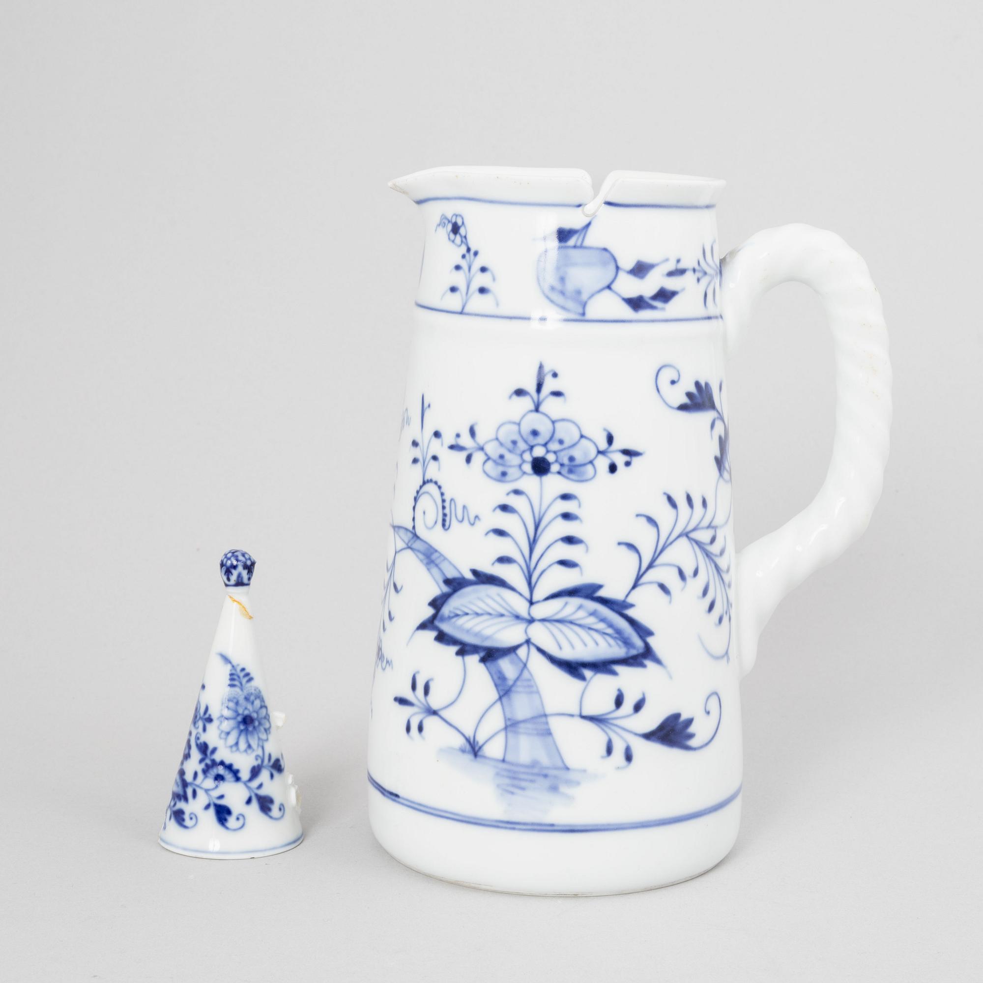 Meissen, 68 pieces of a porcelain dinner service, "Blue Onion", Germany, early 20th century.