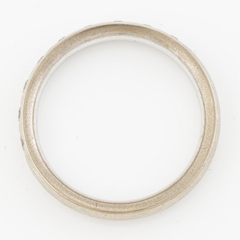 Georg Jensen, alliansring 18K vitguld med runda briljantslipade diamanter "Magic".