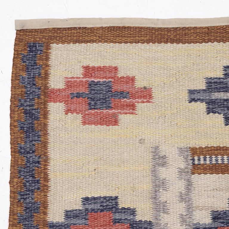 Anna-Greta Sjöqvist, A flat-weave capet, signed AGS, c. 255 x 160 cm.