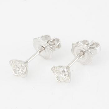 Earrings 18K white gold with brilliant-cut diamonds.