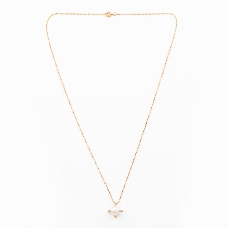 Necklace, 18K gold with Akoya pearl and brilliant-cut diamonds.