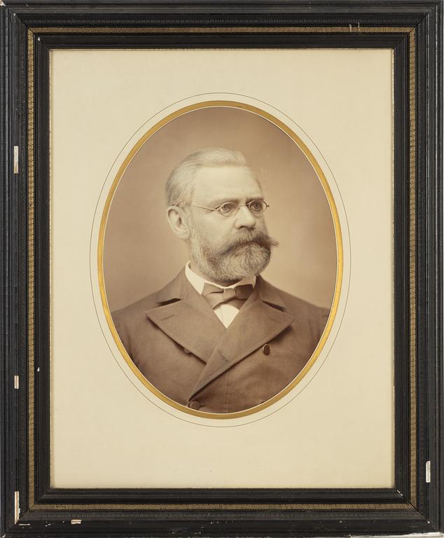 Portrait of Robert Nobel (1829-1896), photograph.