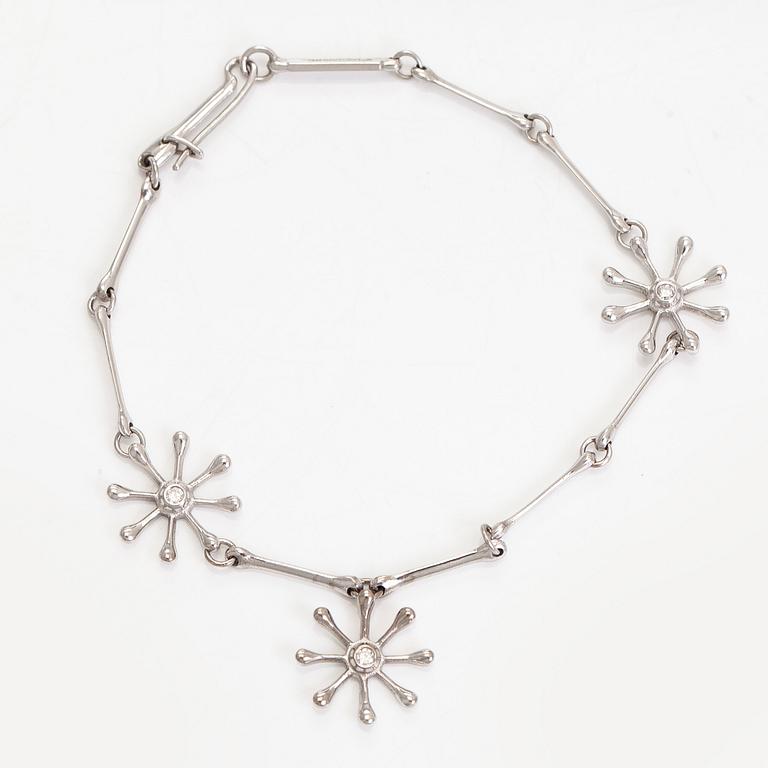 Kalevala Koru, armband, "Polaris", 18K vitguld och briljantslipade diamanter, Kirsti Doukas, 2009.