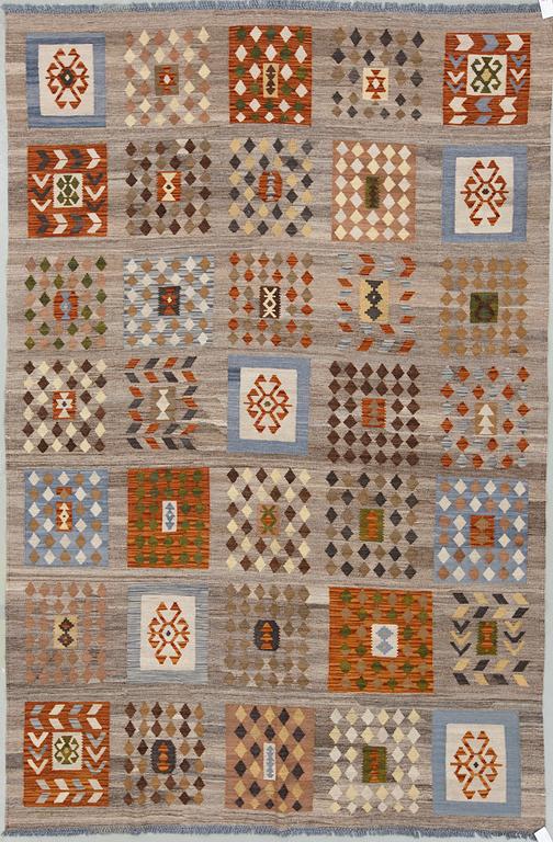 MATTA, Kelim Uzbek. Ca 300x200 cm.