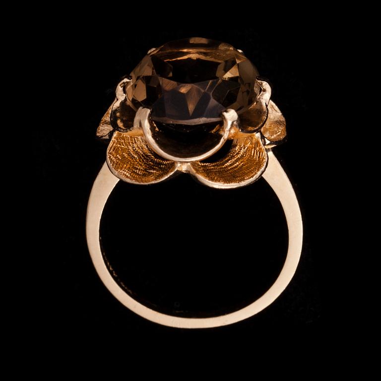 RING, 14K guld, rökkvarts. "Romany", eventuellt USA. Vikt ca 6,7 g.