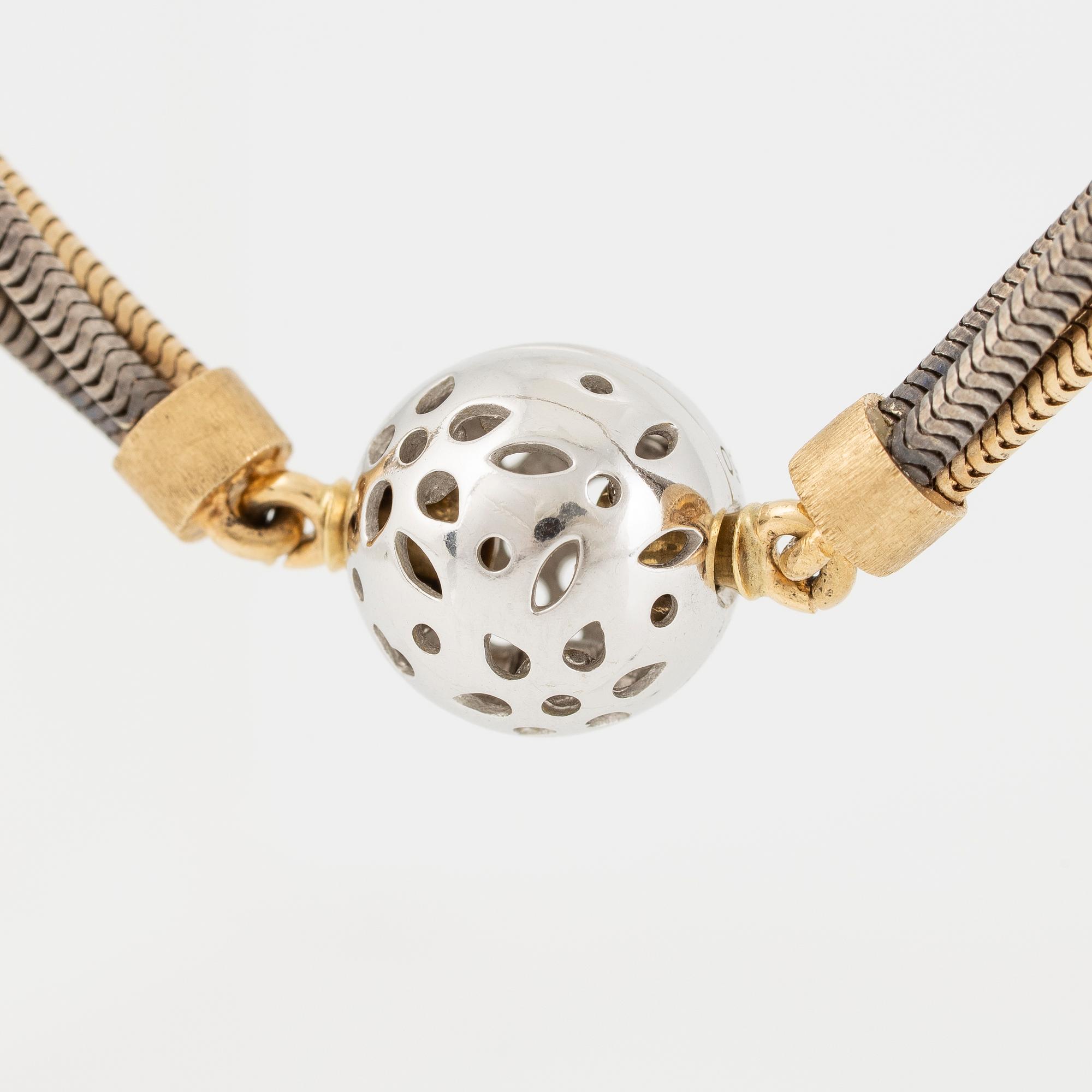 Ole Lynggaard, Charlotte Lynggaard, necklace 14K gold and silver with clasp in 18K white gold.