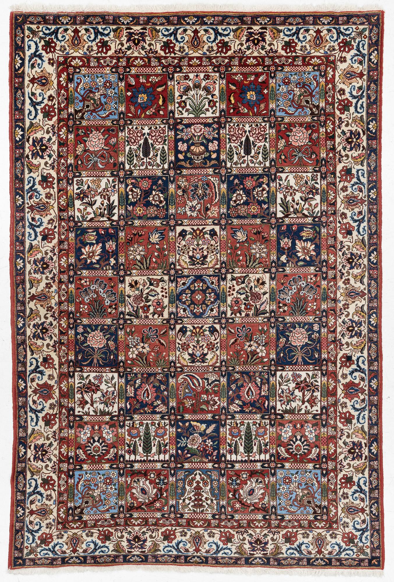 A Bakhtiari carpet, c. 307 x 207 cm.
