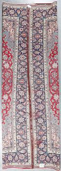 MATTA, Isfahan, ca 423x309 cm.