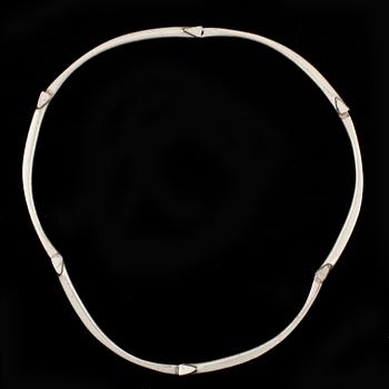 HALSBAND, RING samt ett par ÖRHÄNGEN, silver, Björn Weckström, Lapponia, Finland. Total vikt 55 g.
