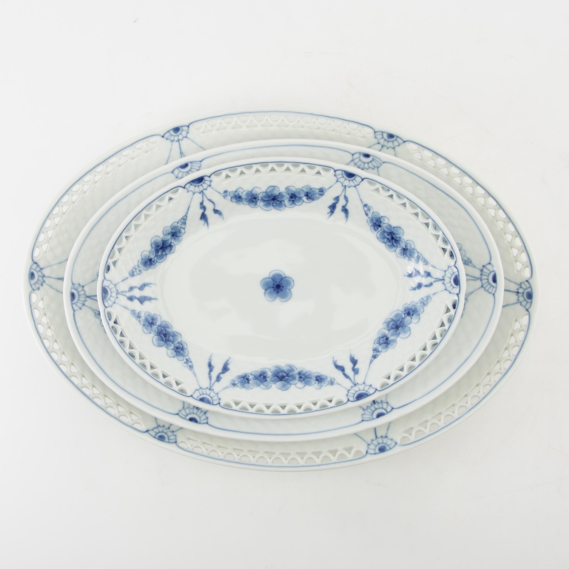 Harriet Bing, service, 30 pieces, "Empire", Bing & Grøndahl, Denmark.