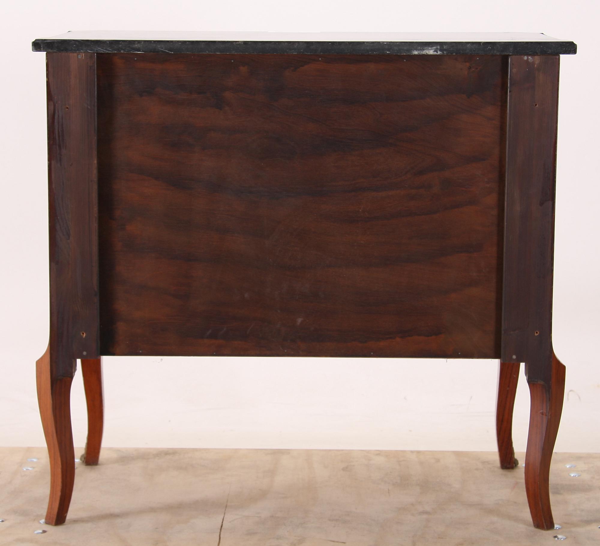 BYRÅ, gustaviansk stil, 1900-talets andra hälft.