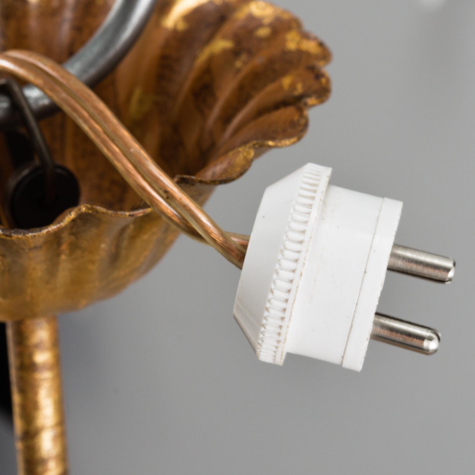 TAKKRONA SAMT ETT PAR LAMPETTER, Italien, 1900-talets andra hälft.