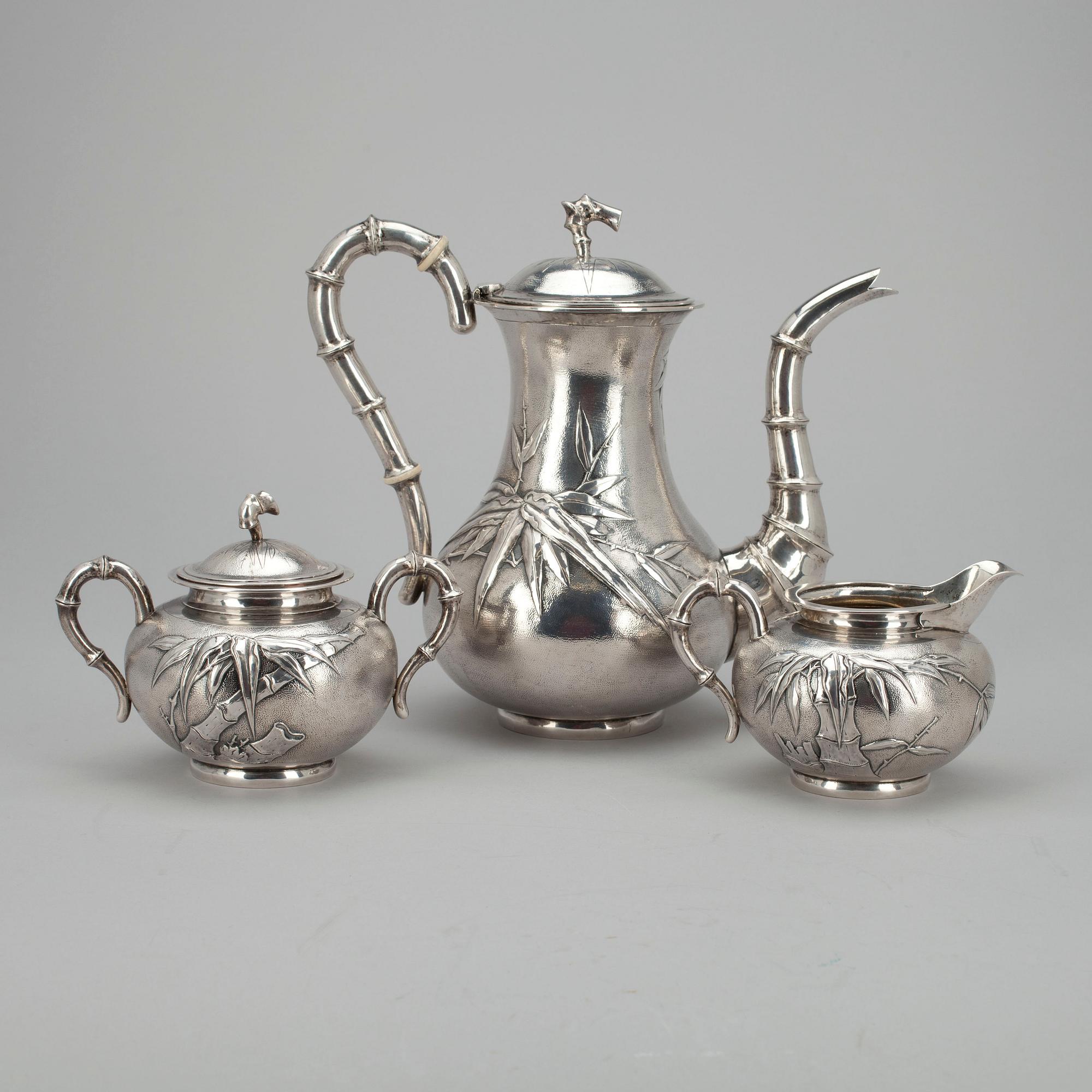 KAFFESERVIS, 3 delar. Zee Sung Silver Shanghai Kina, tidigt 1900-tal. Vikt 1400 g.