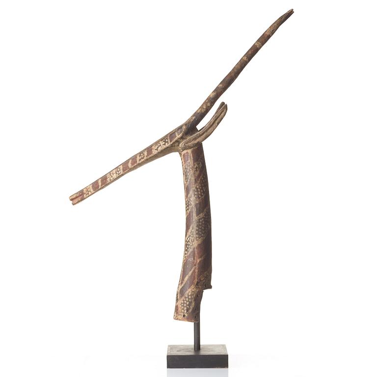 HJÄLMMASK, Antilop (Adoné), bemålat trä, höjd 116 cm, Kurumba folket, Mali, 1900-talets andra hälft.